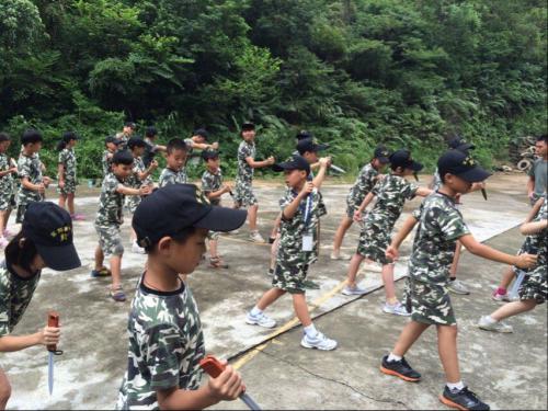 家庭教育影响孩子走出社会
