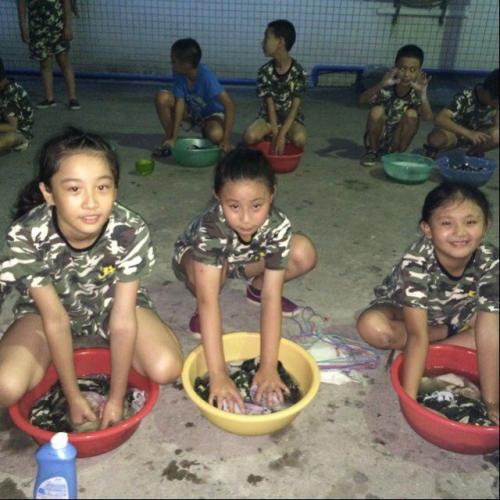 《广州素质教育》做一个知法、懂法、守法的好学生